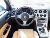 Alfa Romeo 159 1.9JTD – HNĚDÁ KŮŽE