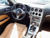 Alfa Romeo 159 1.9JTD – HNĚDÁ KŮŽE