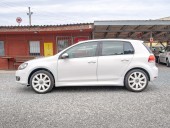 Volkswagen Golf ČR 1.4i 16V NAVI – 2x KOLA