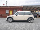 Mini One 1.6i 66KW – PĚKNÉ PNEU